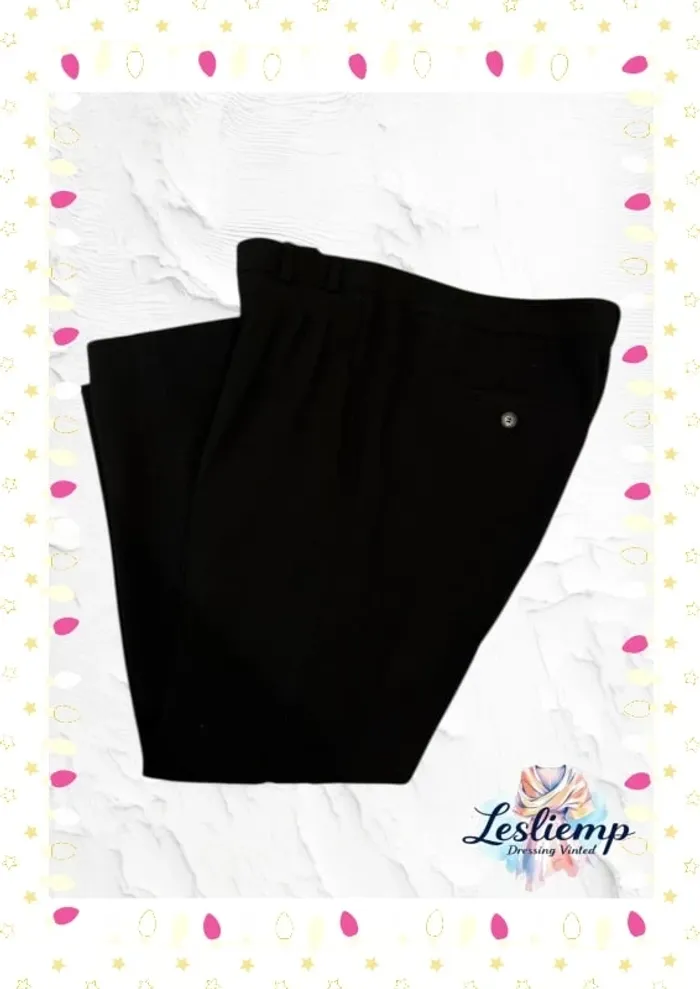 Pantalon 3/4 femme noir comme neuf mis une fois tara jarmon taille 44