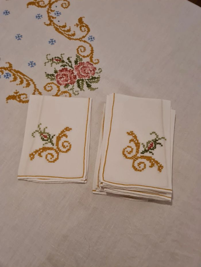Nappe brodée linge ancien - photo numéro 7