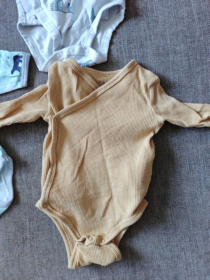 Lot bodies bébé garçon 6 mois hiver - photo numéro 5