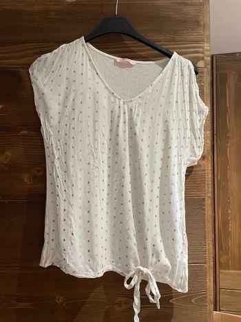Tee shirt blanc et pois argenté épaule ouverte