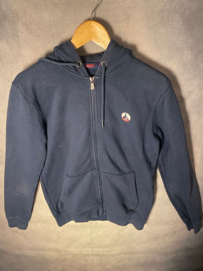 Sweat, zippé jott bleu marine, capuche, taille S. Très bon état.