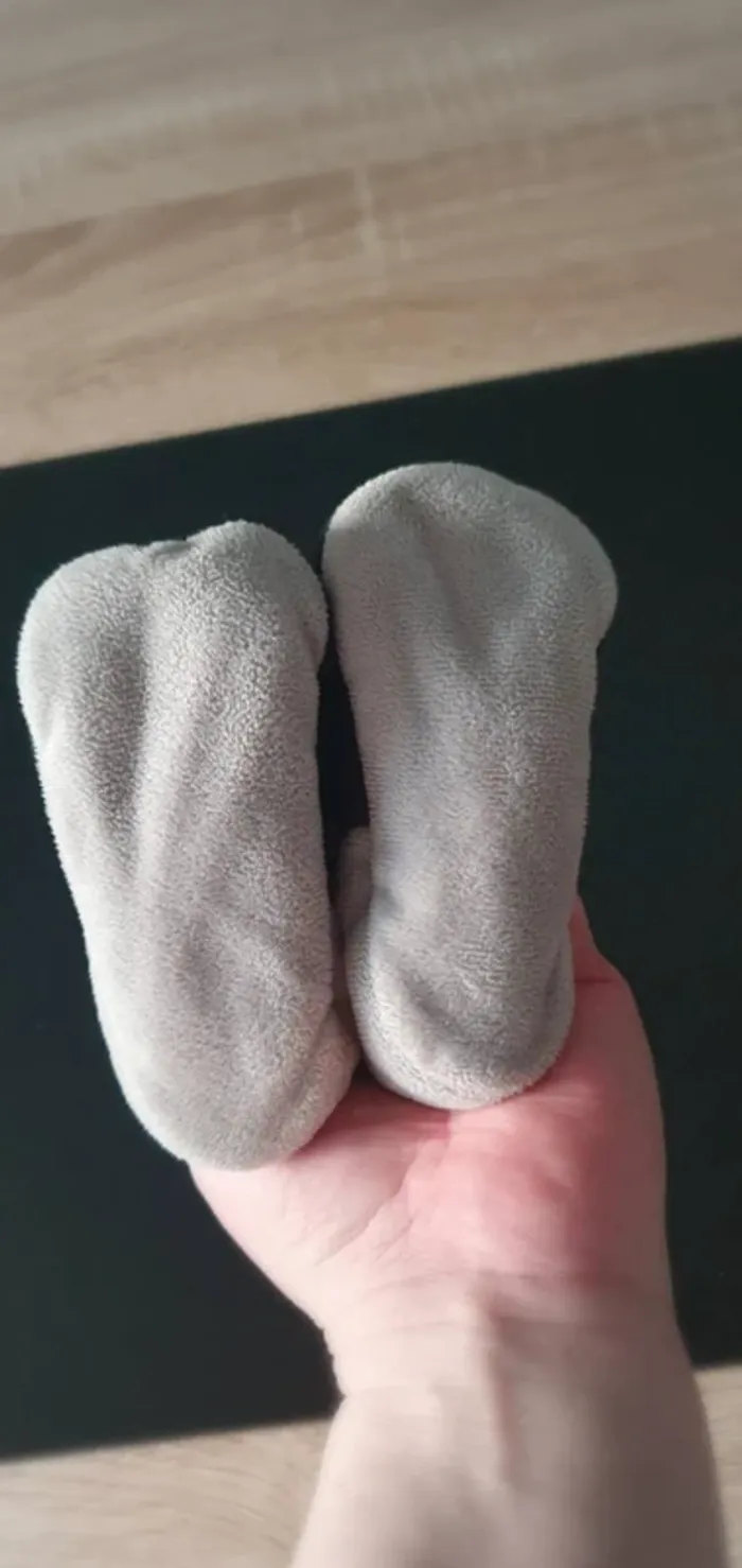 Lot de 2 paires de chaussons et 1 paire chaussure 3-6 mois - photo numéro 3