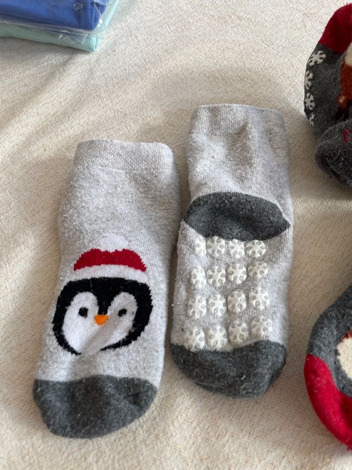 Chaussettes anti dérapantes de Noël 19/22 - photo numéro 2