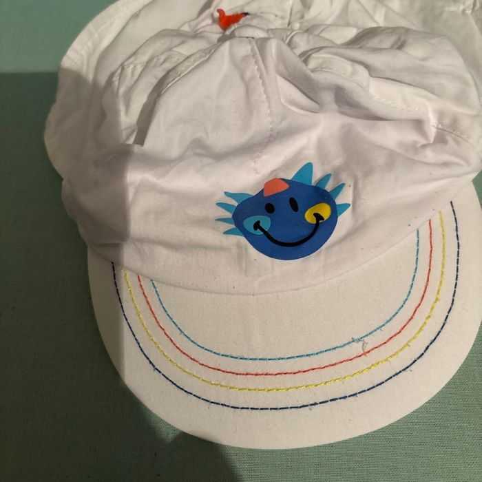 Vends casquette smiley 9-12 mois avec protection cou - photo numéro 2