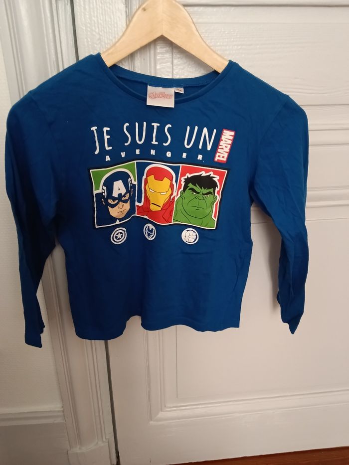 Tee-shirt marvel bleu et multicolore