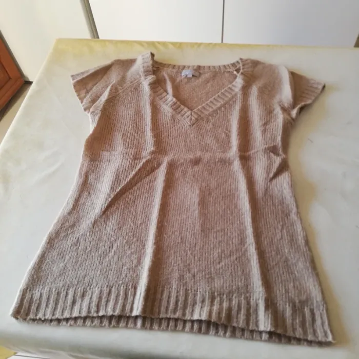 Pull hiver ou demi-saison sans manches BNK t. 42 beige.