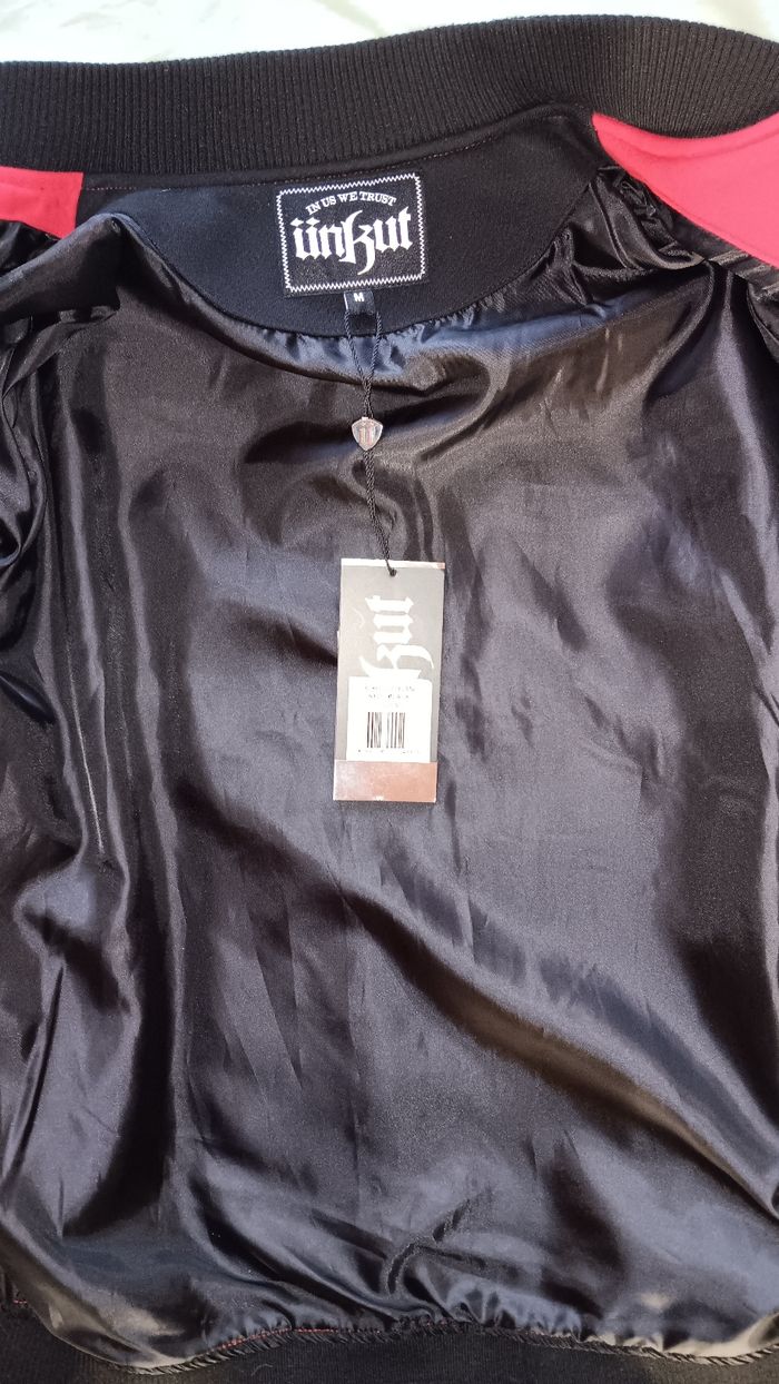 Vest Ünkut rouge et noire - photo numéro 7