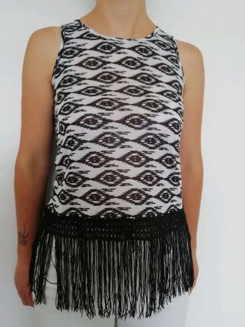 Haut court à franges