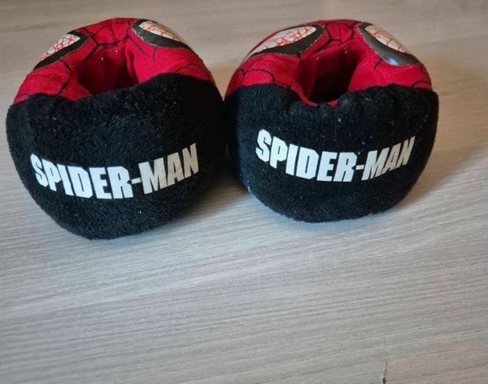 Chaussons Spiderman taille 28 - photo numéro 2