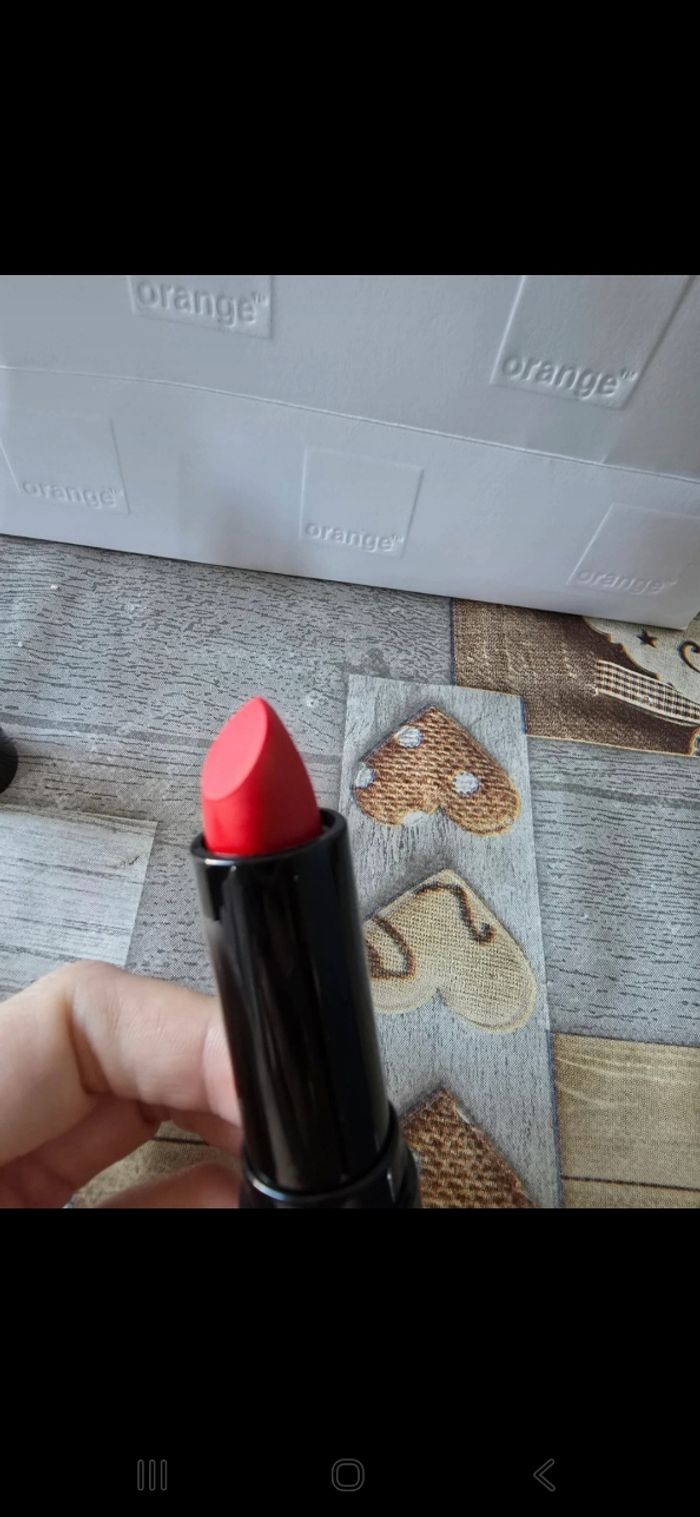 Rouge à lèvres - photo numéro 3