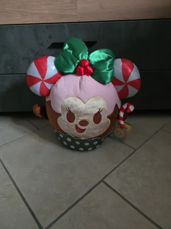 peluche minnie cupcake Noël 46 cm Munchlings Disney