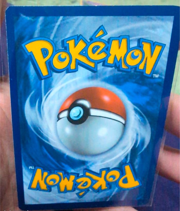 Carte pokémon Pikachu - photo numéro 2