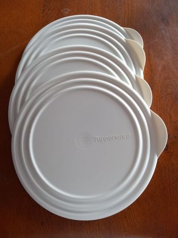 Lot 4 couvercles diamètre 22 cm.