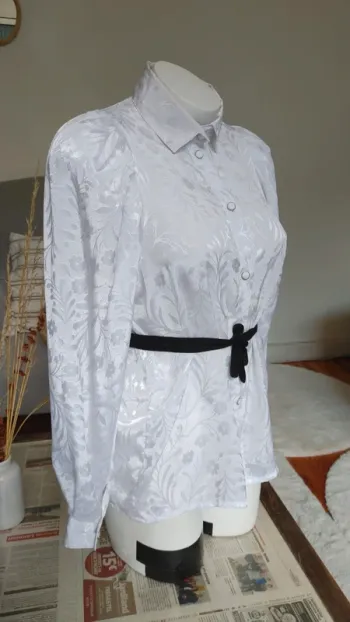 Chemise fluide damassé blanc vintage bouton