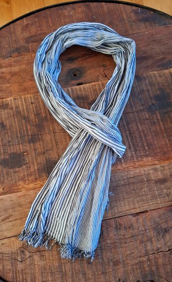 chèche blanc et gris
