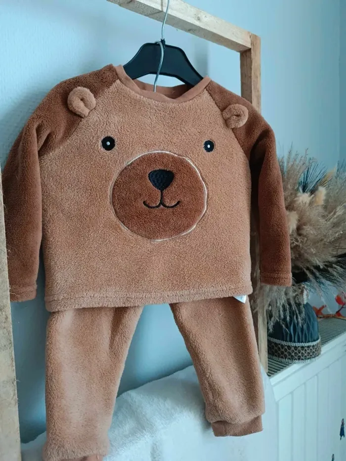 Pyjama 2 pièce ourson Primark 18 mois - photo numéro 2
