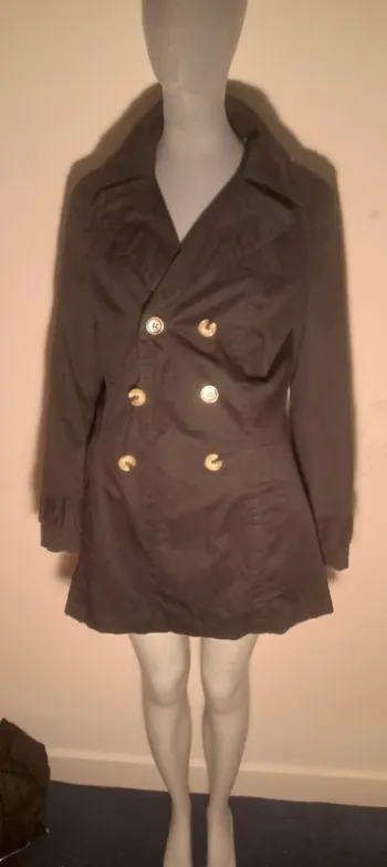 Trench woman code