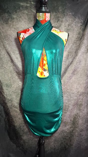 Robe de soirée croisée vert émeraude brillant Terranova