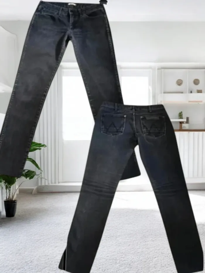 Jean Wrangler ,coupe slim ,taille basse , stretch - photo numéro 4