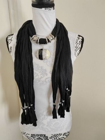 Écharpe bijoux