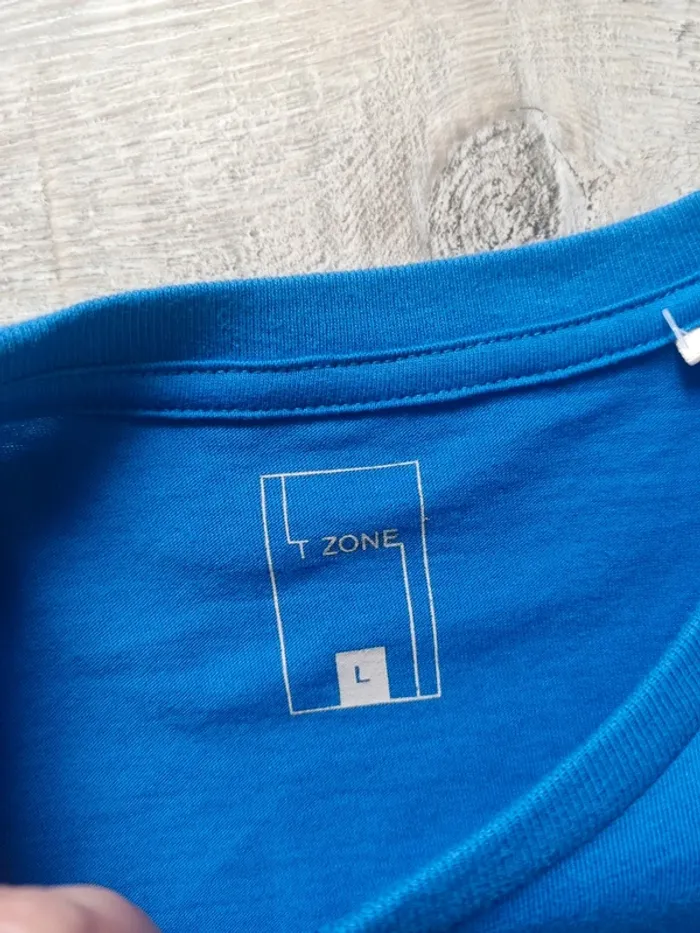Tee-shirt manches courtes bleu motif imprimé taille L T Zone - photo numéro 4