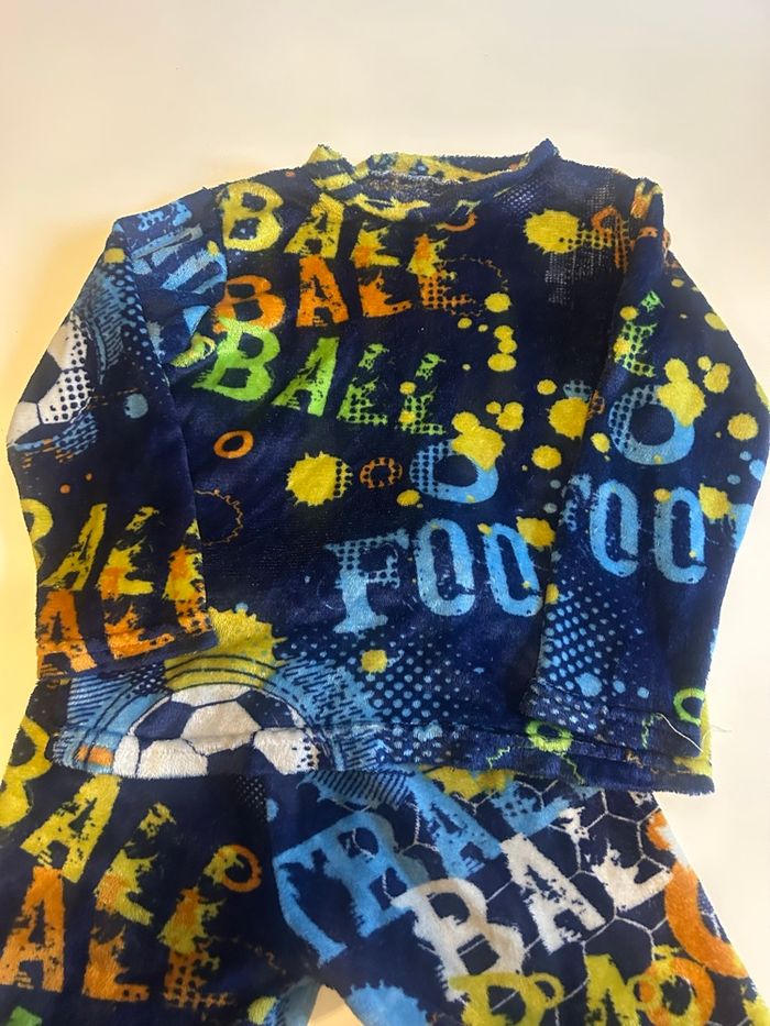 Pyjama Hiver deux pièces TRÈS BON ÉTAT garçon taille 8 ans couleurs bleu, jaune et vert - photo numéro 6