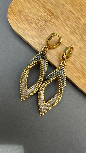 Boucles d'oreilles en perles Miyuki noir satin, blanc satin et doré fait main