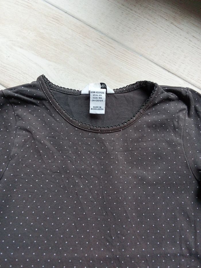 T-shirt gris à point blanc H&M 6 8 ans - photo numéro 2