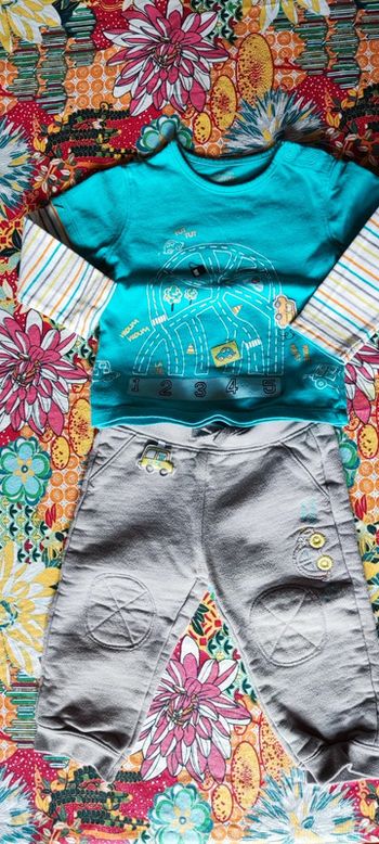 Tenue 12mois t shirt manche longue pantalon