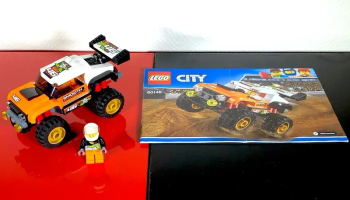 LEGO City 60146 - Stunt Truck