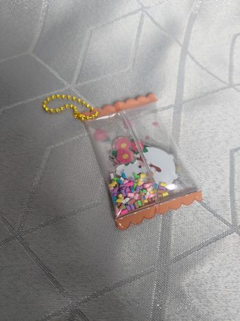 Porte-clé Molang Fleur – Avec Vermicelles Colorés