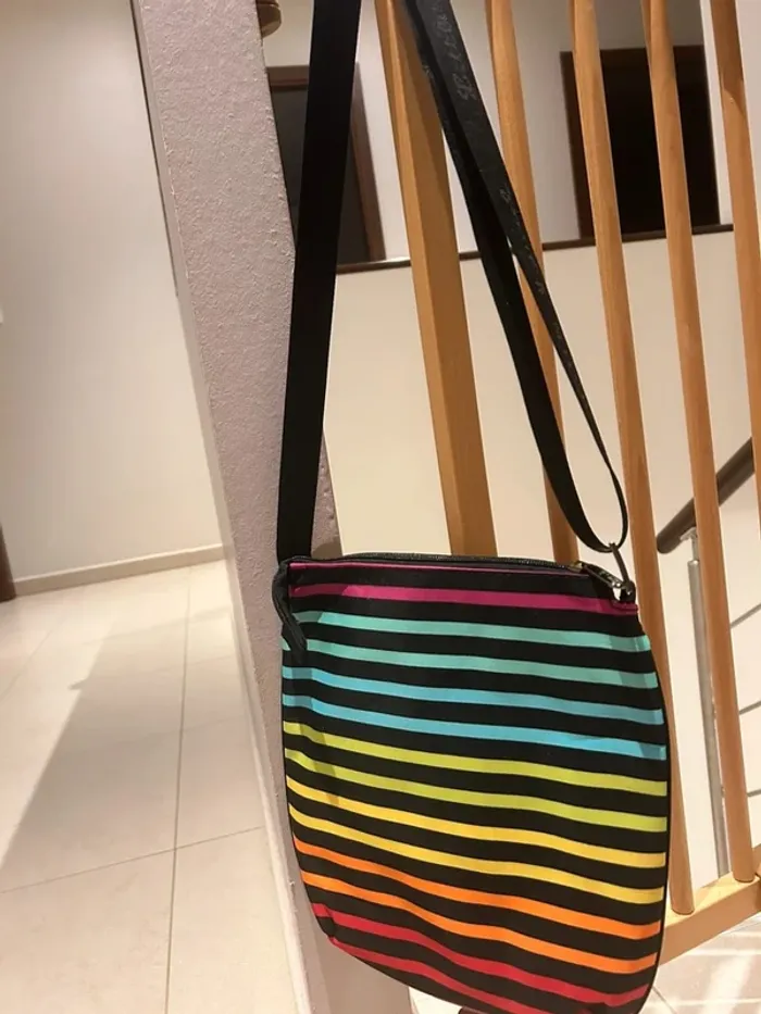 Sac pochette bandoulière rigide plate Little Marcel - photo numéro 3