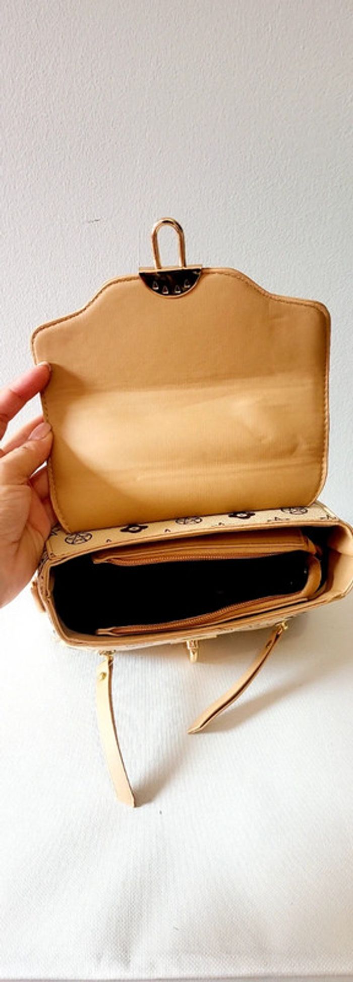 Sac à main beige imprimé doré – Élégant et tendance avec bandoulière - photo numéro 9