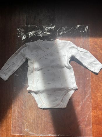 Bodie manche longue trois kilos sept