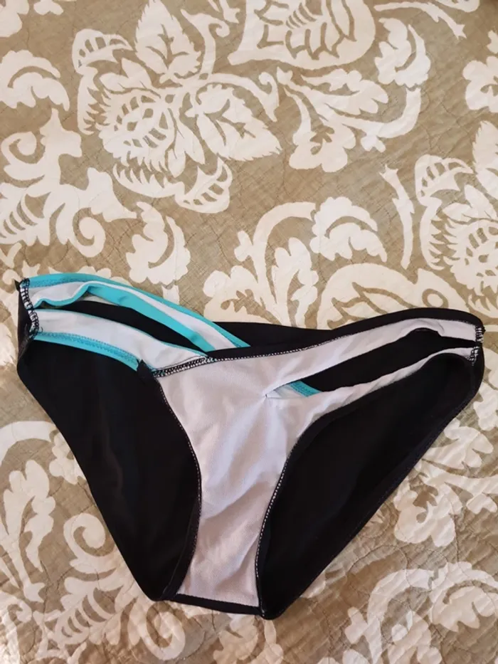 Bikini noir et turquoise - photo numéro 4