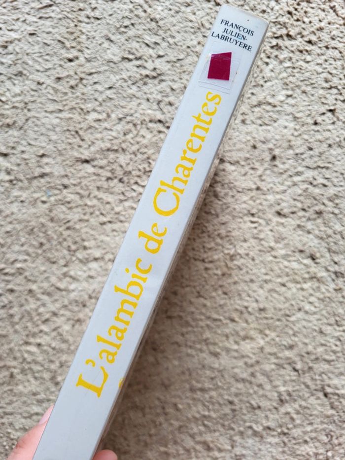 Livre L'Alambic de Charente de François Julien-Labruyère - photo numéro 4