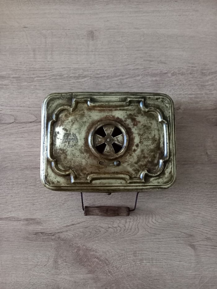 Chaufrette ancienne en laiton. - photo numéro 7
