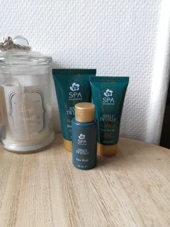 🌺Lot de 3 produits Jingle Twinkle Spa Exclusives🌺