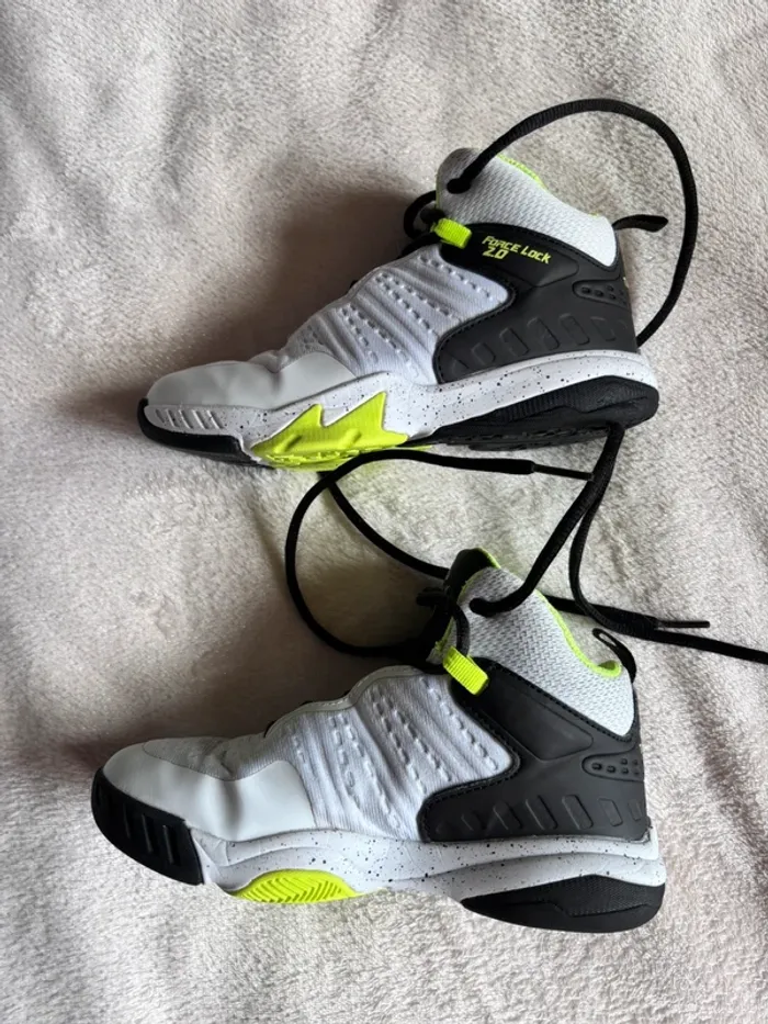 🌺Paire de chaussures de basket enfant taille 32🌺 - photo numéro 3