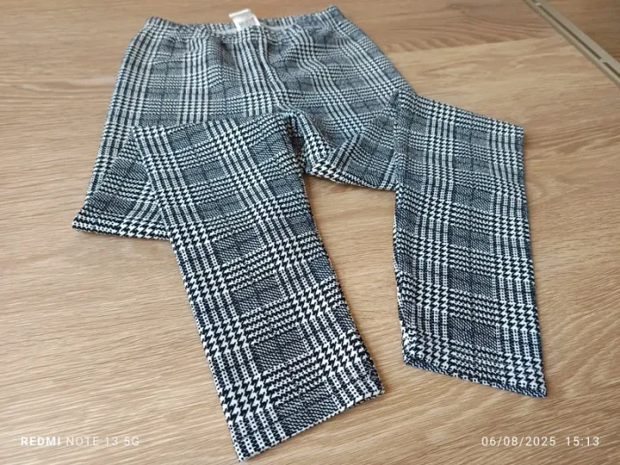 Magnifique legging a carreaux shein taille 10 ans - photo numéro 3