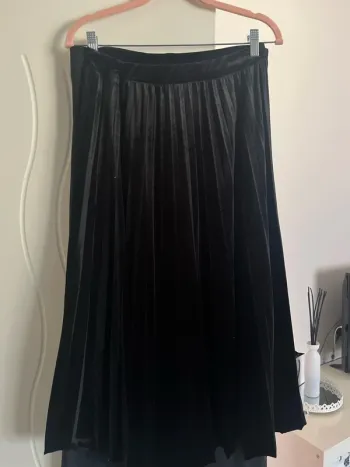 Jupe noir plissé effet velour