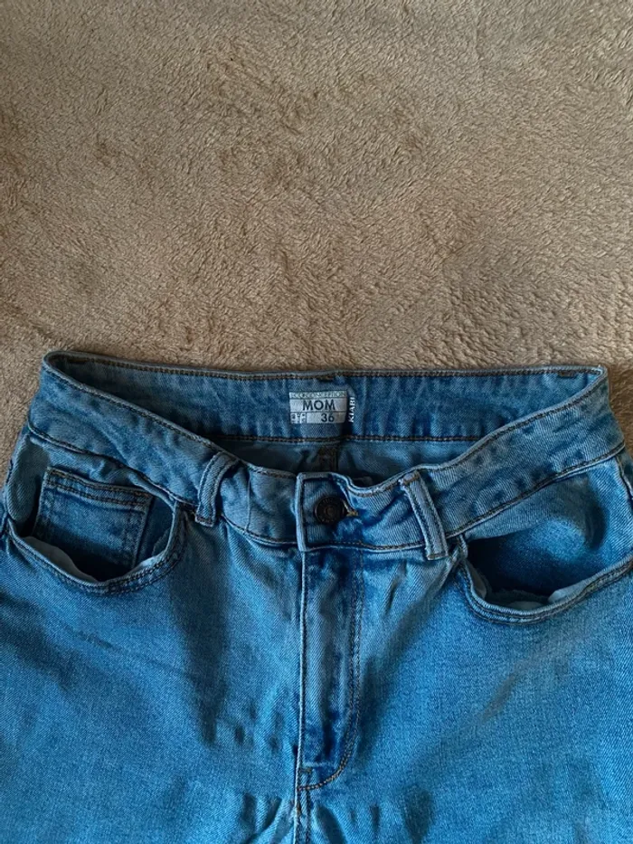 Jean mom kiabi taille 36 - photo numéro 2