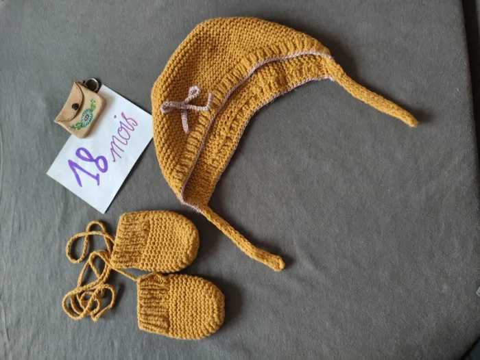 Ensemble bonnet péruvien et moufles