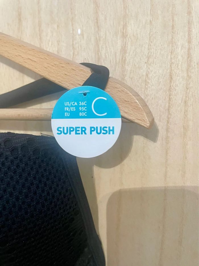 Haut de maillot de bain noir 95C – Super push-up neuf - photo numéro 2