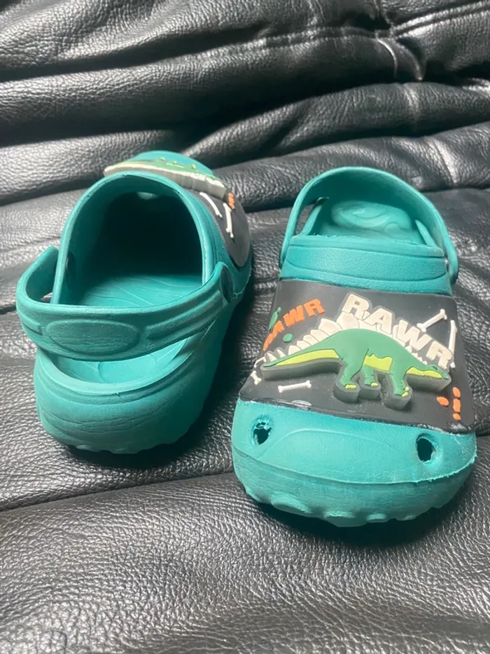 Crocs sabots motifs dinosaures - photo numéro 4