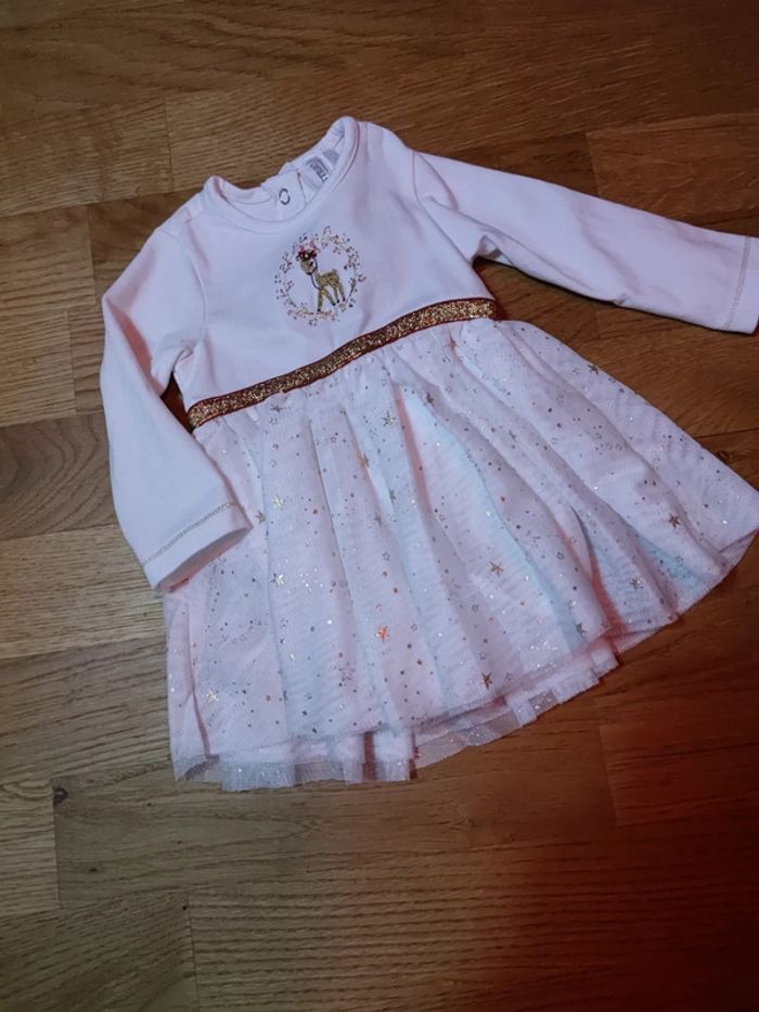 Jolie robe tulle et paillettes