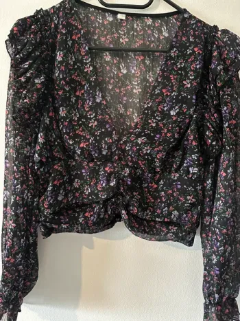 Blouse courte fleurie