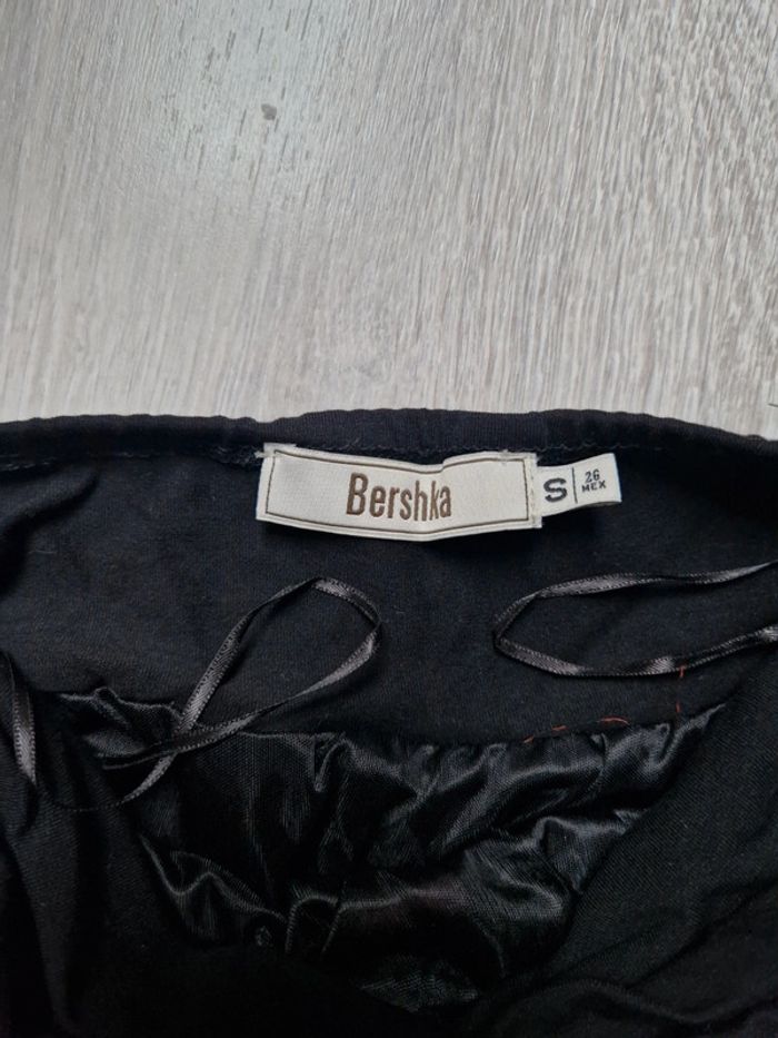 Top bustier Bershka neuf indiqué taille S mais convient à un XS - photo numéro 5