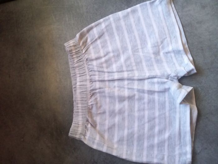 2 shorts court taille 3 ans