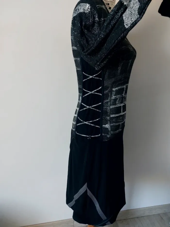 Robe originale motif brique – Taille 38 - photo numéro 5